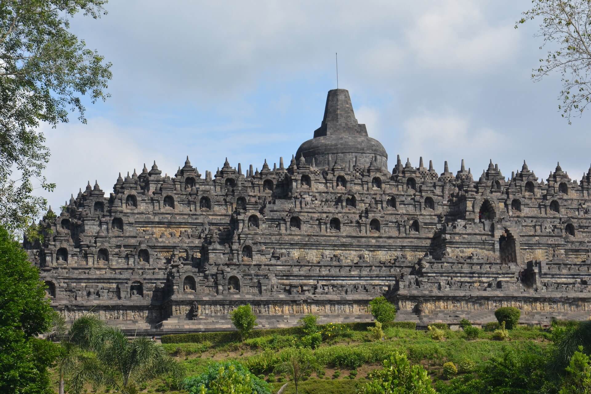 Borobudur (Indonezja) największa buddyjska świątynia na