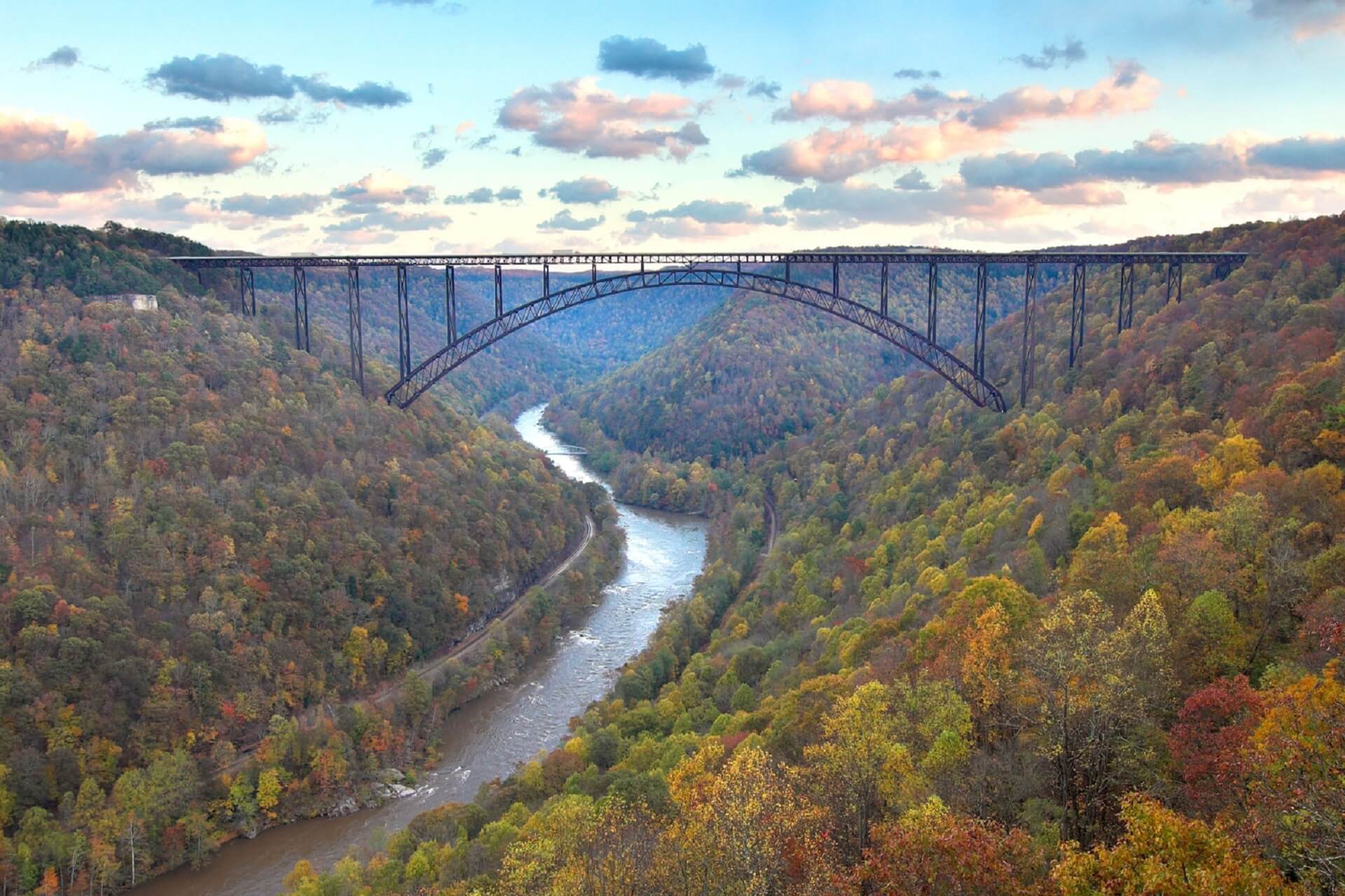 New River Bridge (USA) najdłuższy most łukowy w Stanach