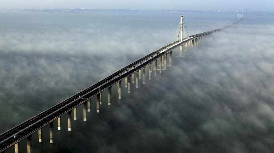 Die längste Brücke der Welt wurde in Betrieb genommen