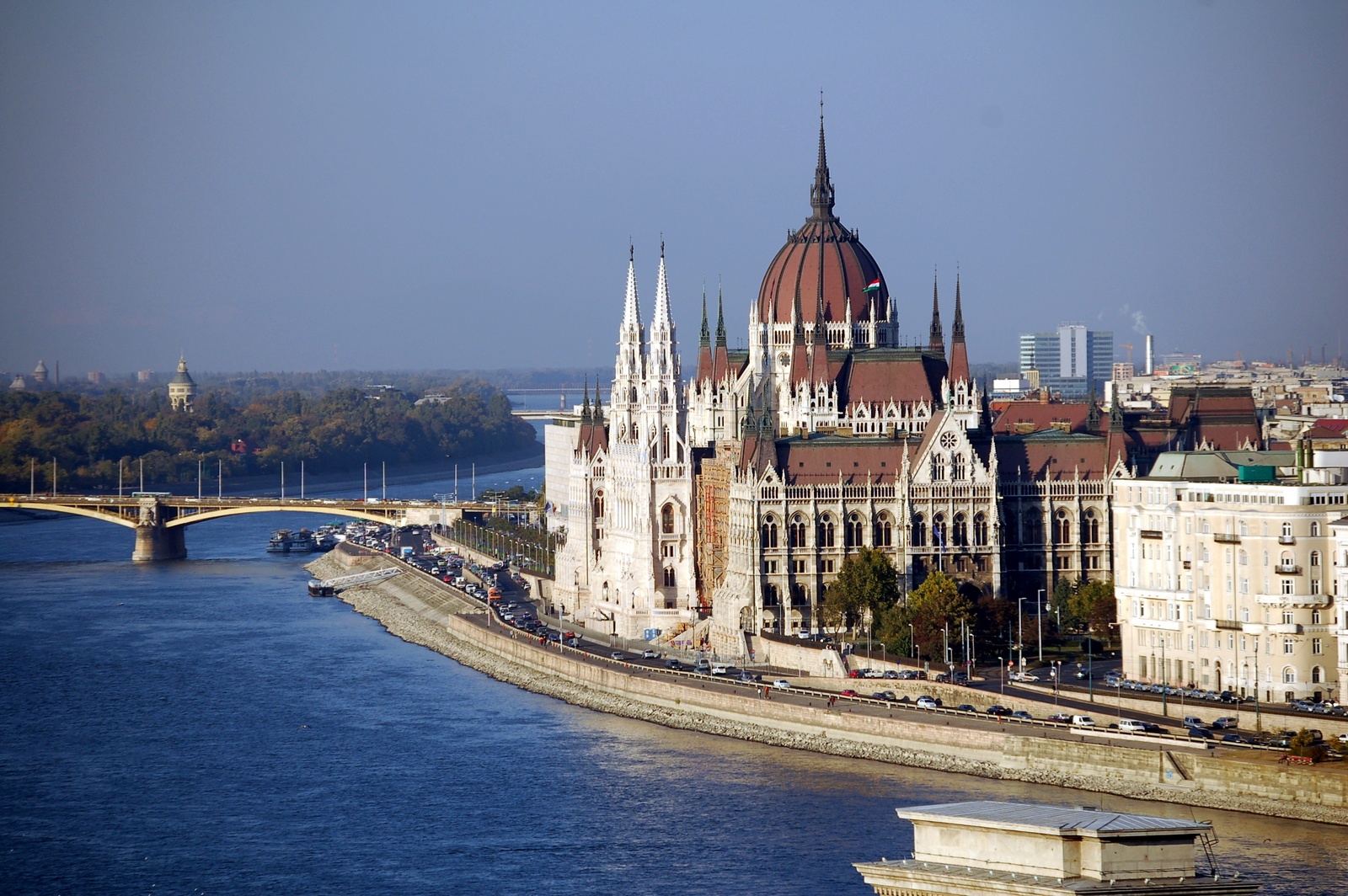 Parliament in Budapest - a new construction described