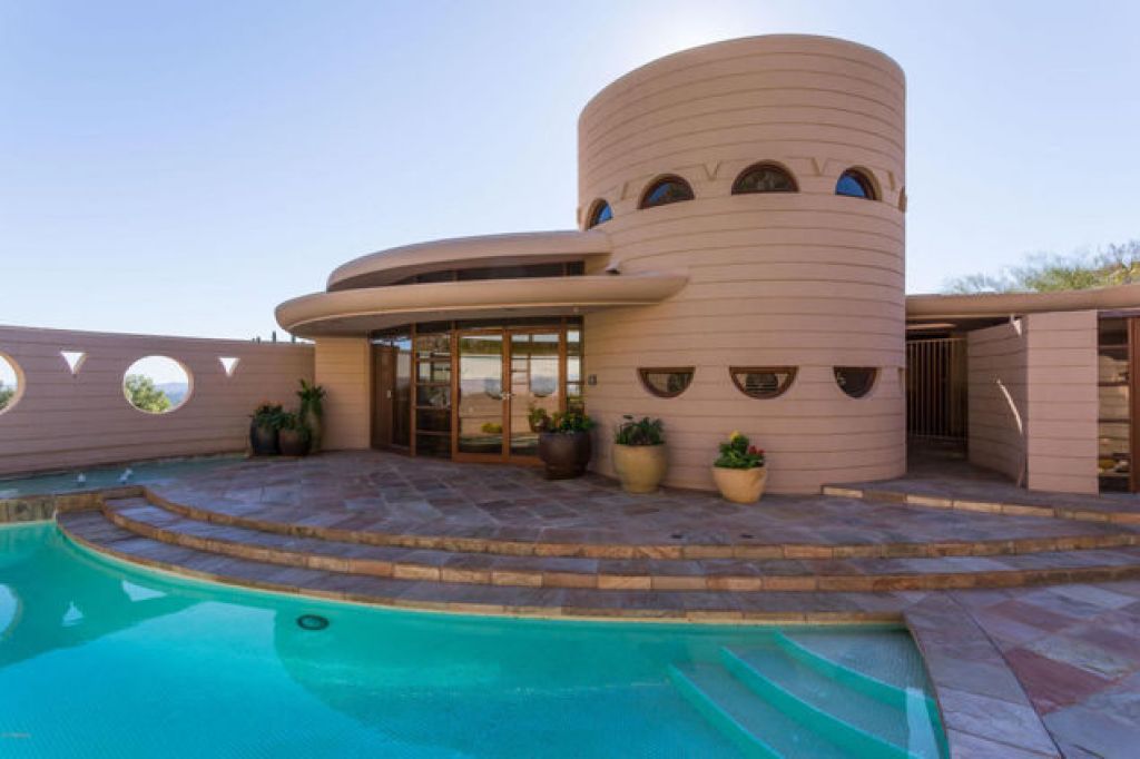 The last house designed for sale by Frank Lloyd Wright