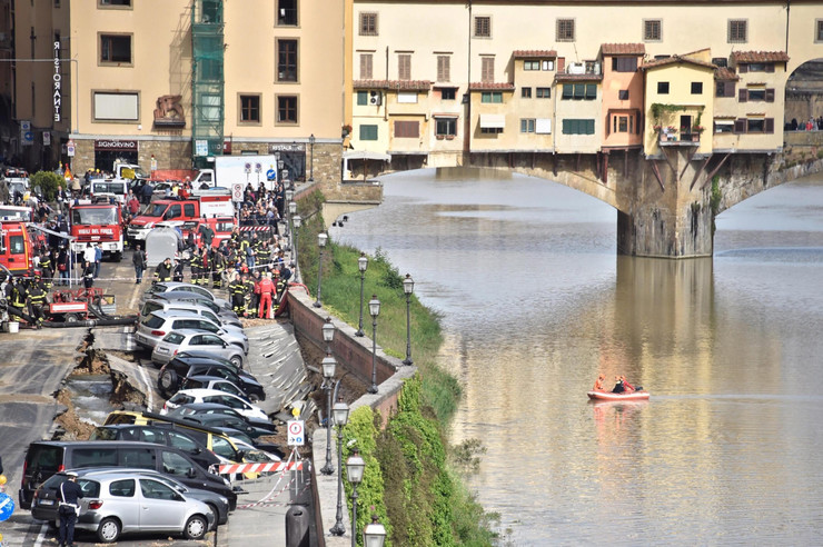 A huge gap in Florence at the Ponte Vecchio bridge