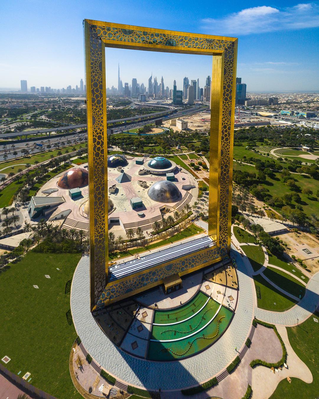 Dubai Frame - planned opening on January 1, 2018