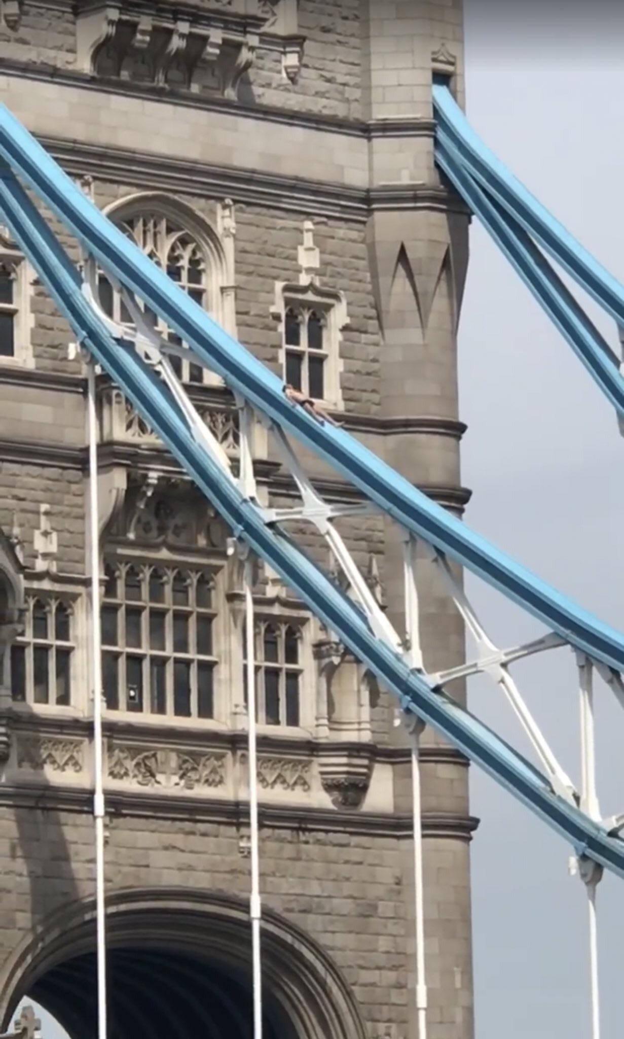 Tower Bridge closed because of a man that sunbathed on it