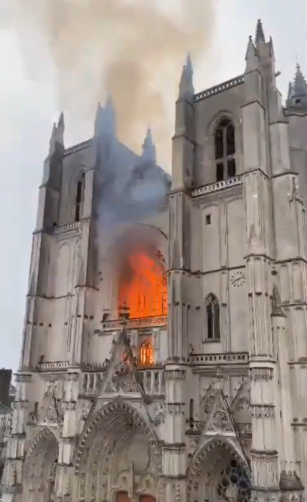 Feuer in der Kathedrale von Nantes